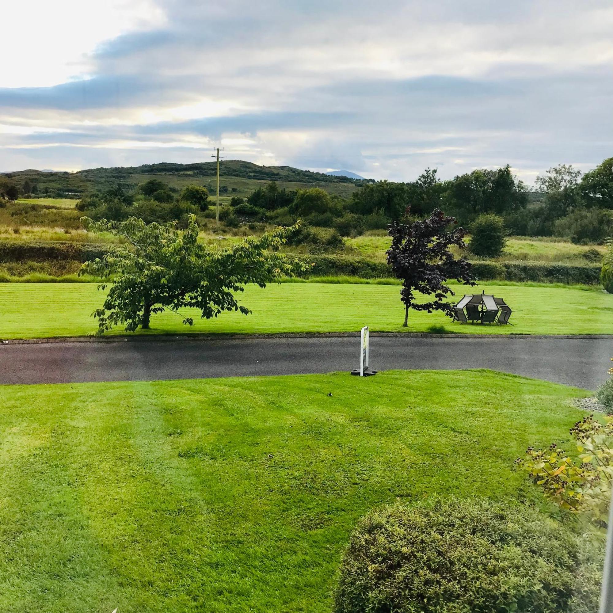 Hillcrest Farmhouse Bed & Breakfast Boyhollagh エクステリア 写真